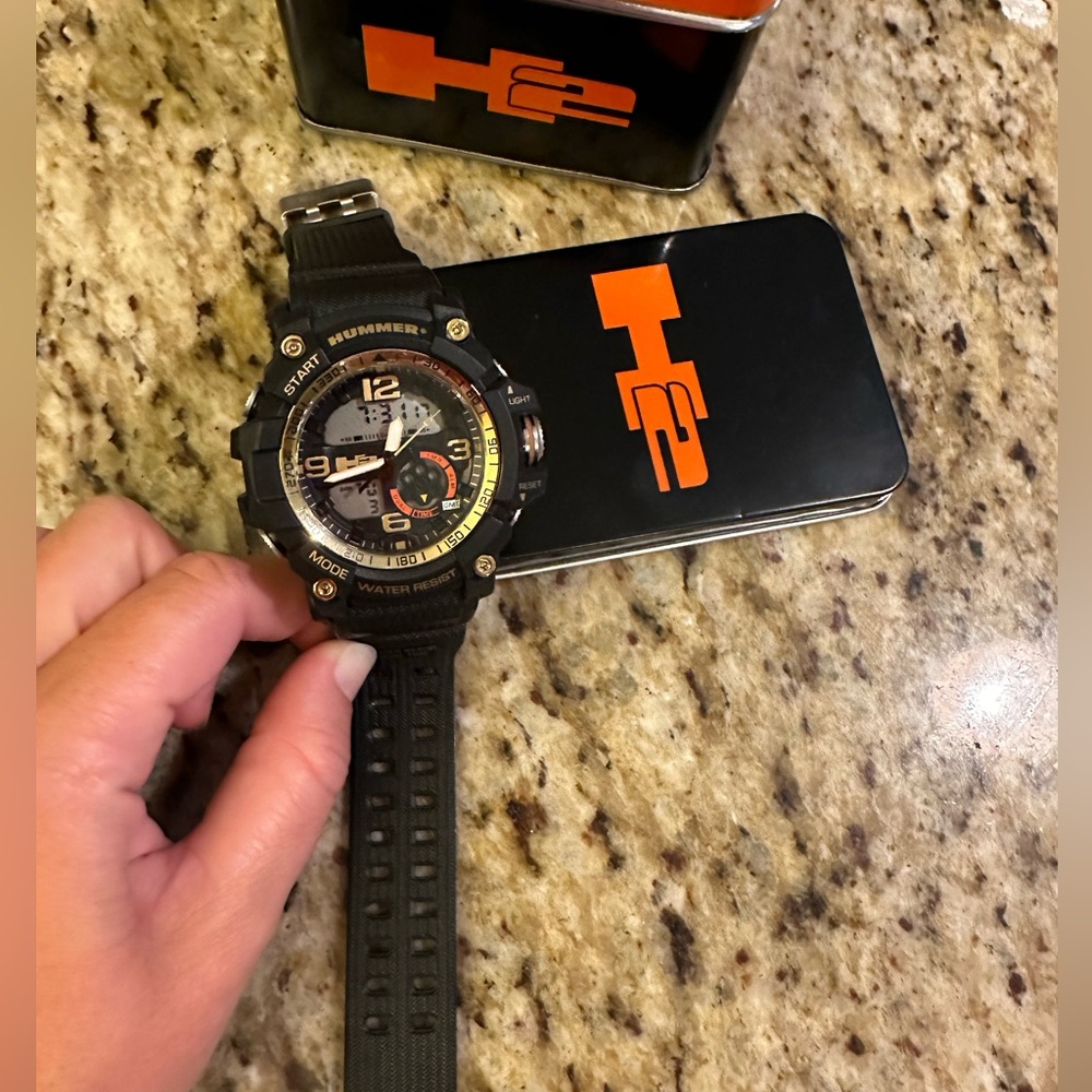 Hummer H2 men’s watch